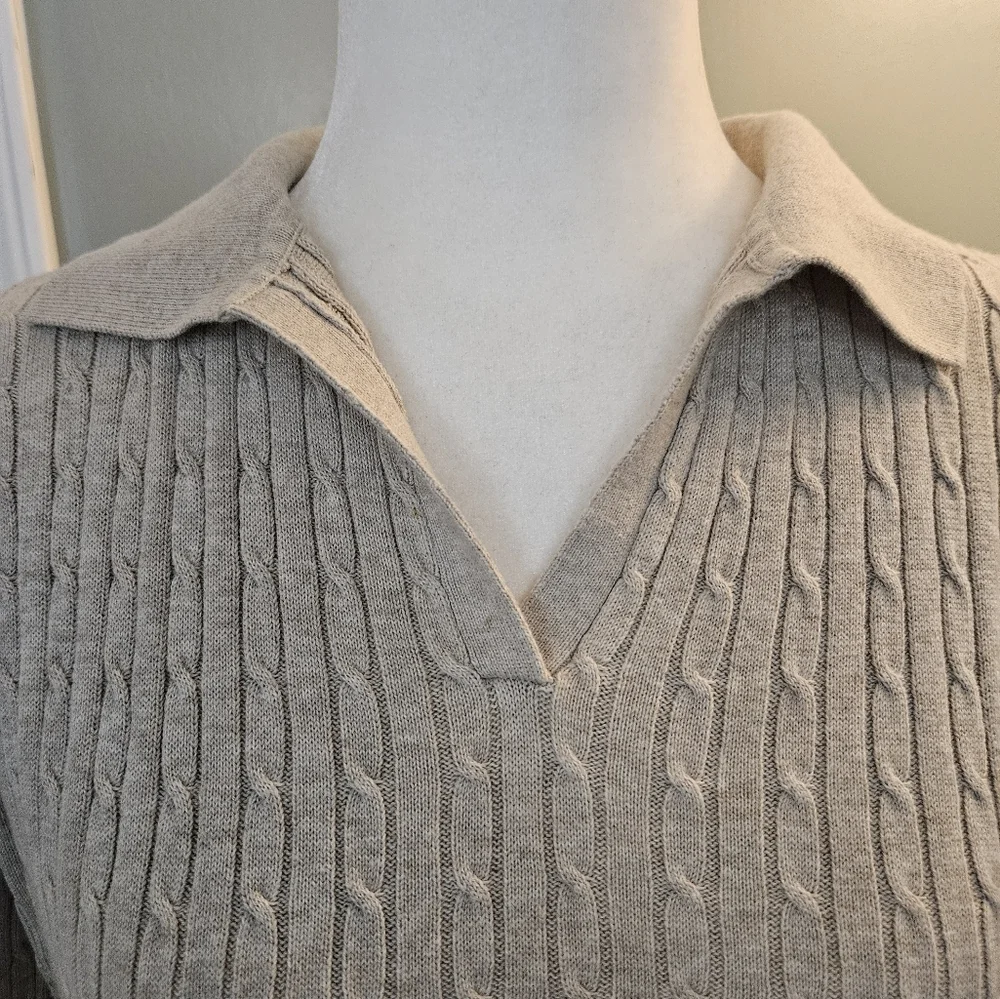 Kim Rogers Women's Size Medium Classic Cable Knit Sweater in Beige Collar V-Neck - Picture 3 of 15